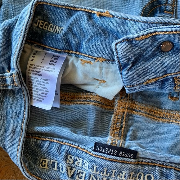 American Eagle Light Blue Jeans - Picture 4 of 4